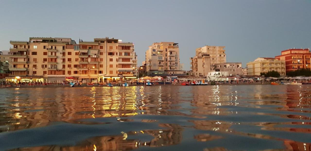 Seaview Right At The * Durres